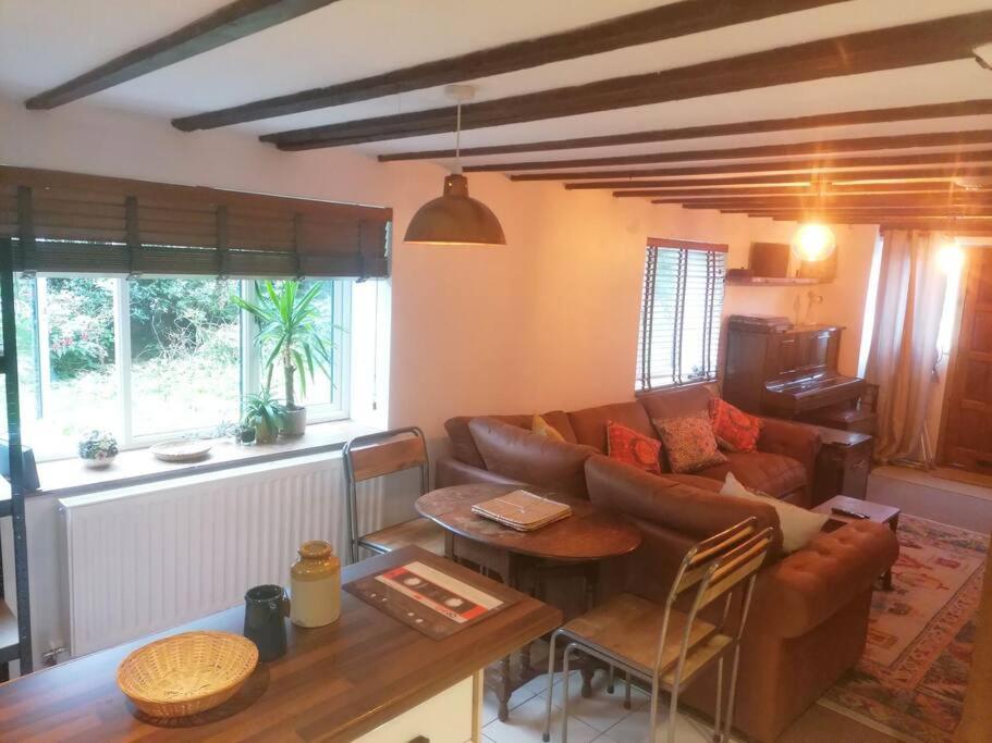 The Old Barn, Cosy Townhouse In Leominster Villa ภายนอก รูปภาพ