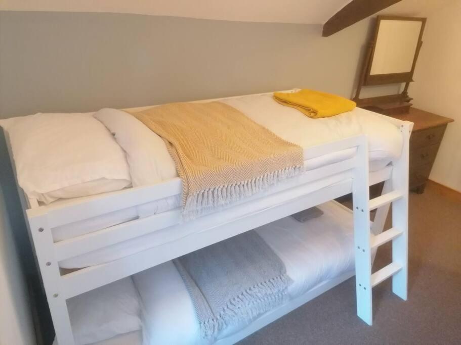 The Old Barn, Cosy Townhouse In Leominster Villa ภายนอก รูปภาพ